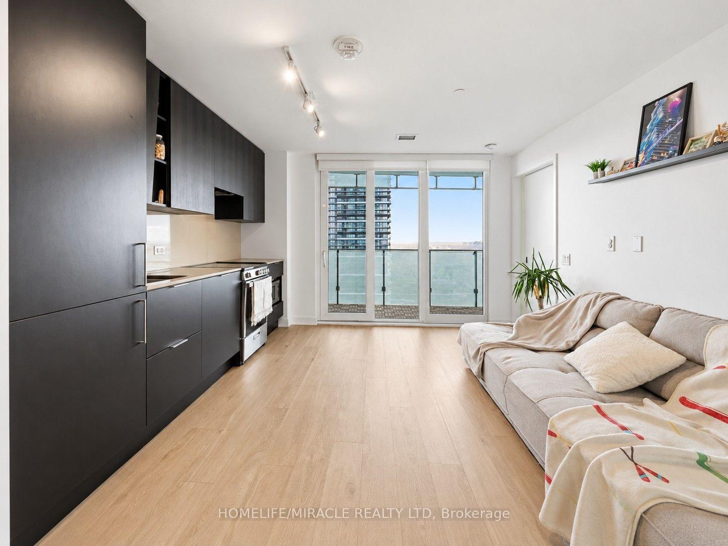 Photo 8 of Unit 3709, 3900 Confederation Parkway, Mississauga, City Centre — HOMEH