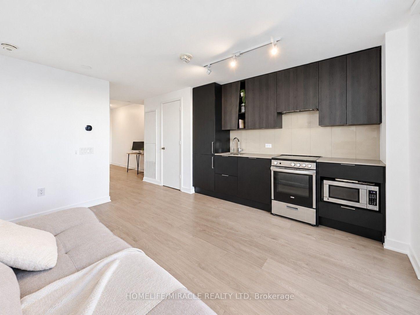 Photo 10 of Unit 3709, 3900 Confederation Parkway, Mississauga, City Centre — HOMEH