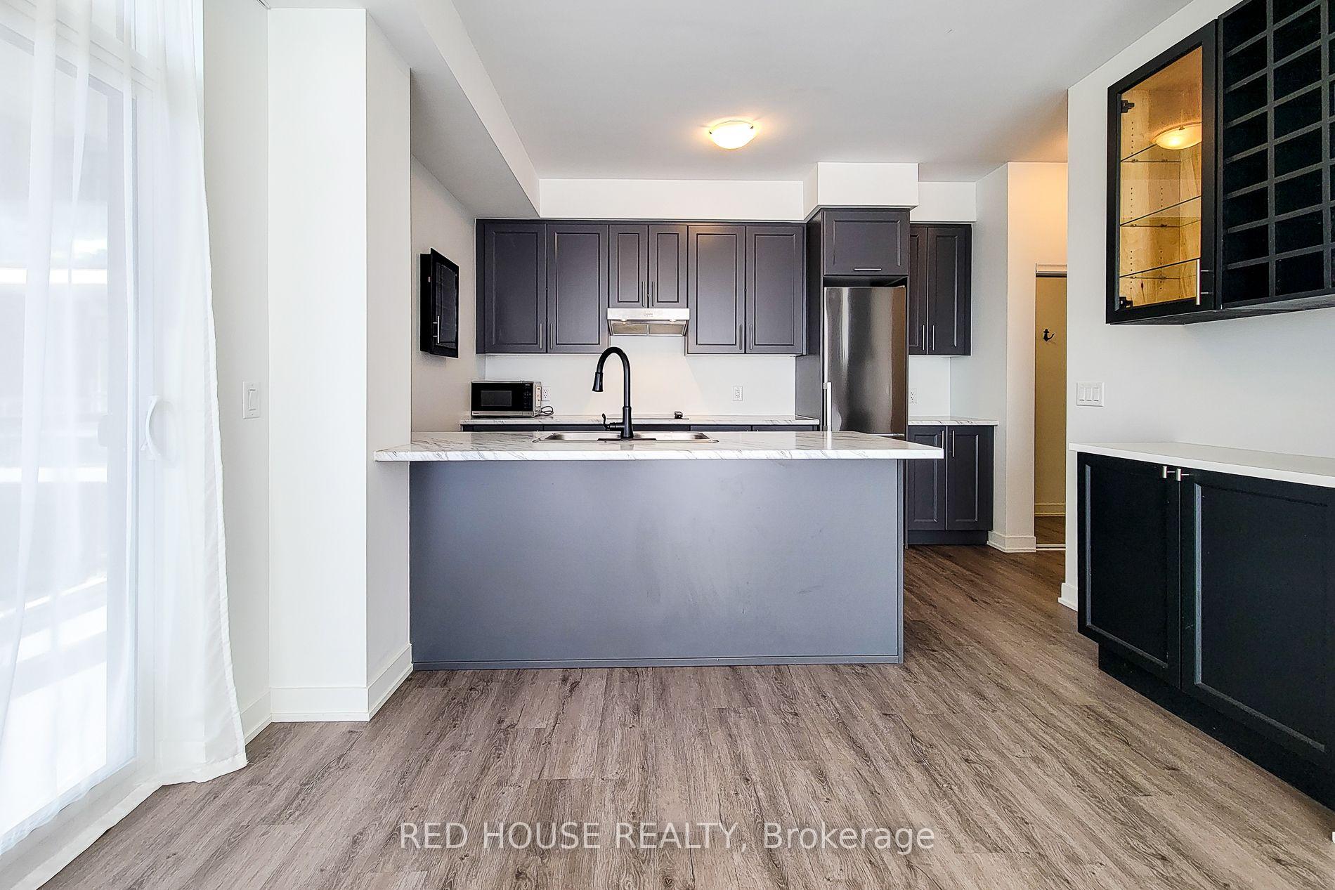 Photo 14 of Unit 324, 600 North Service Road, Hamilton, Lakeshore — HOMEH