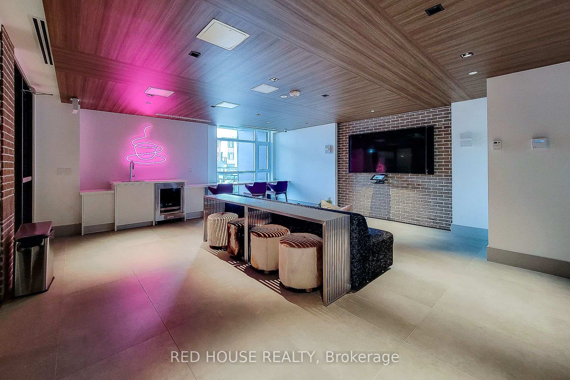 Photo 37 of Unit 324, 600 North Service Road, Hamilton, Lakeshore — HOMEH