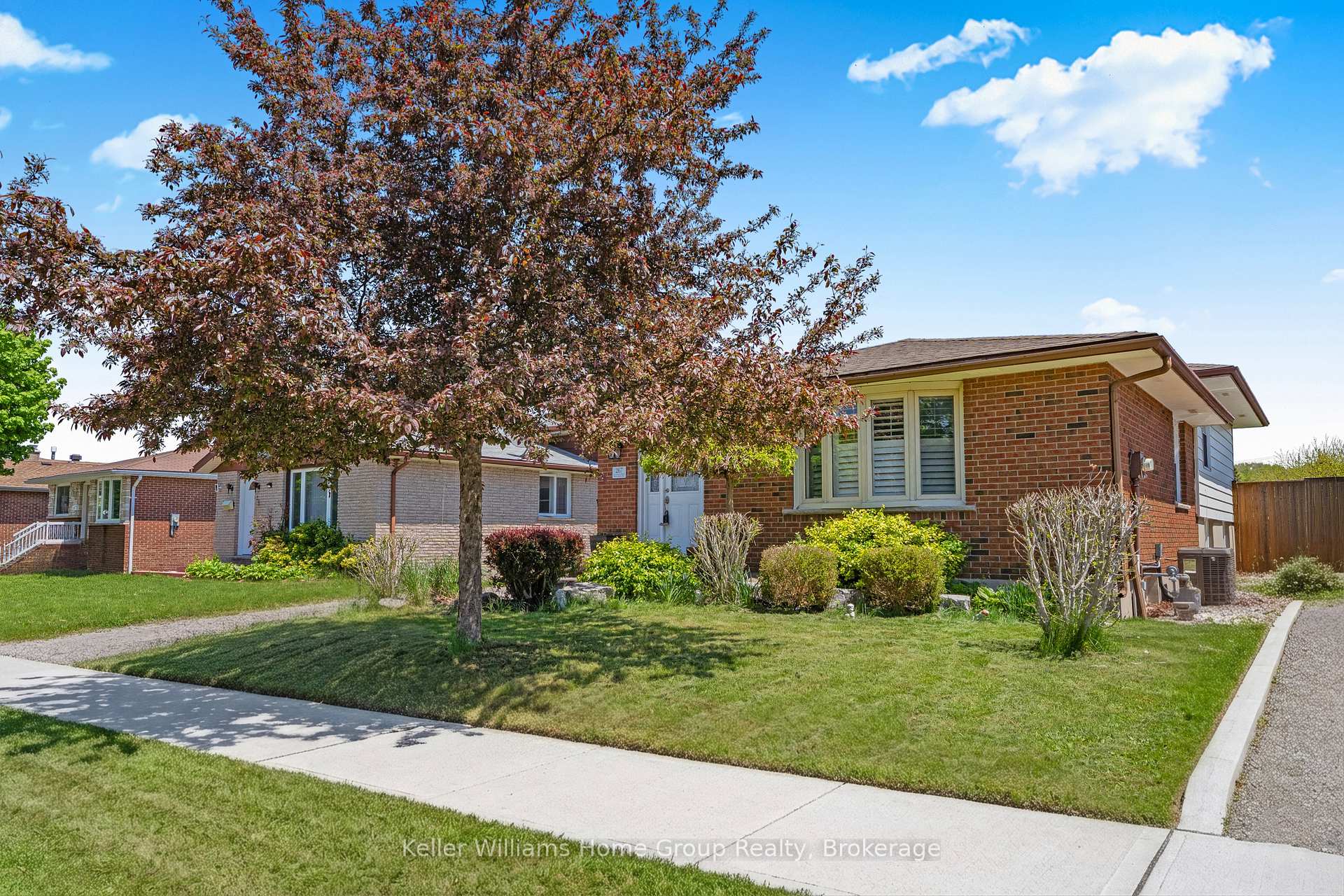 Photo 5 of 267 Bakersfield Drive, Cambridge, Christopher-Champlain — HOMEH