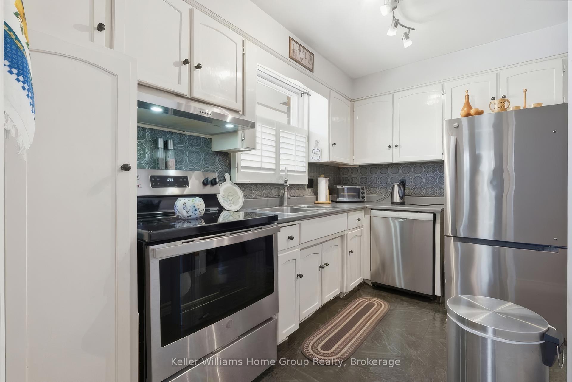 Photo 6 of 267 Bakersfield Drive, Cambridge, Christopher-Champlain — HOMEH
