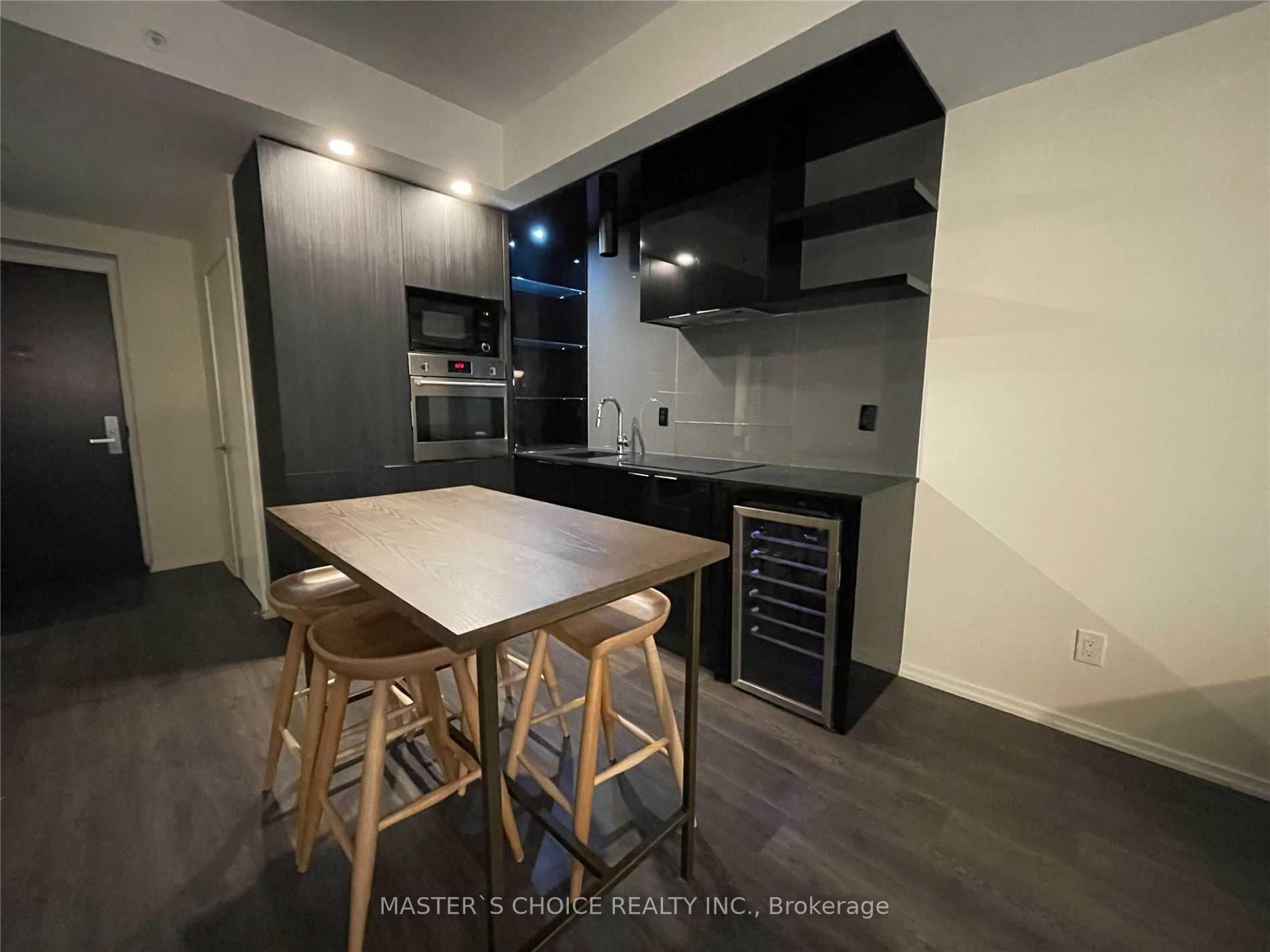 Photo of Unit 709, 70 Temperance Street