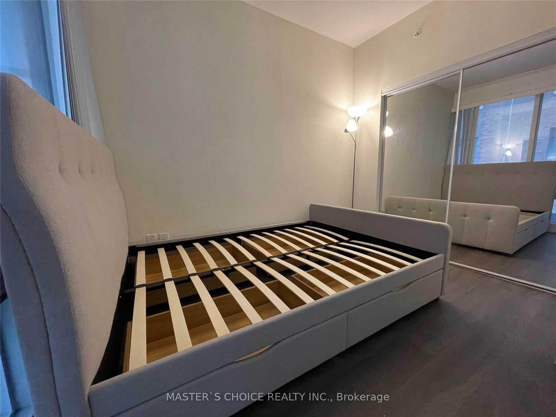 Photo 3 of Unit 709, 70 Temperance Street, Toronto, Bay Street Corridor — HOMEH