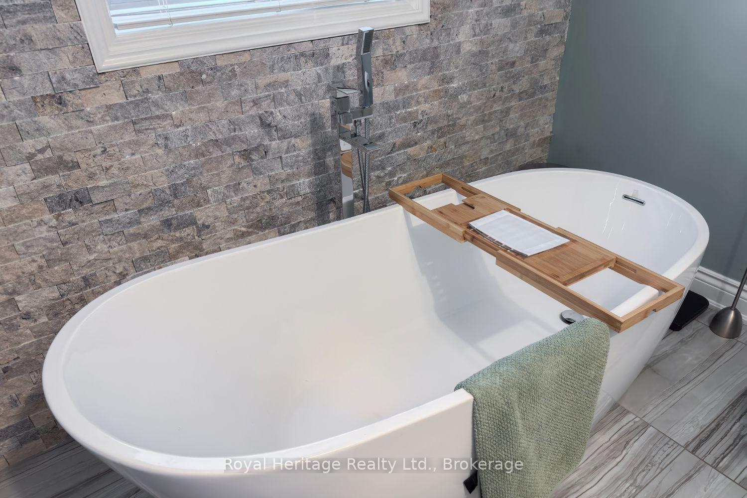 Photo 29 of 455 Ormond Drive, Oshawa, Samac — HOMEH