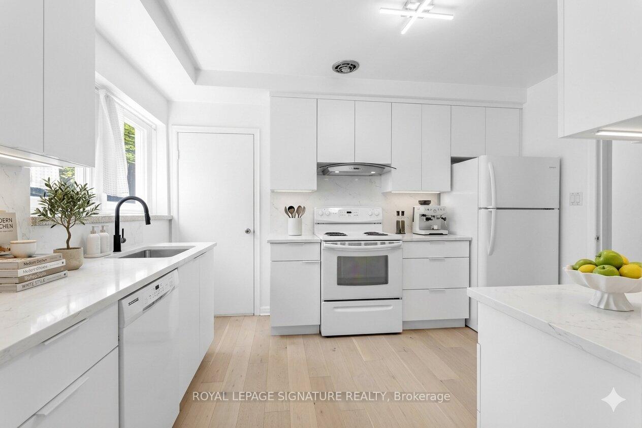 Photo 8 of 69 Greenland Road, North York, Banbury-Don Mills — HOMEH