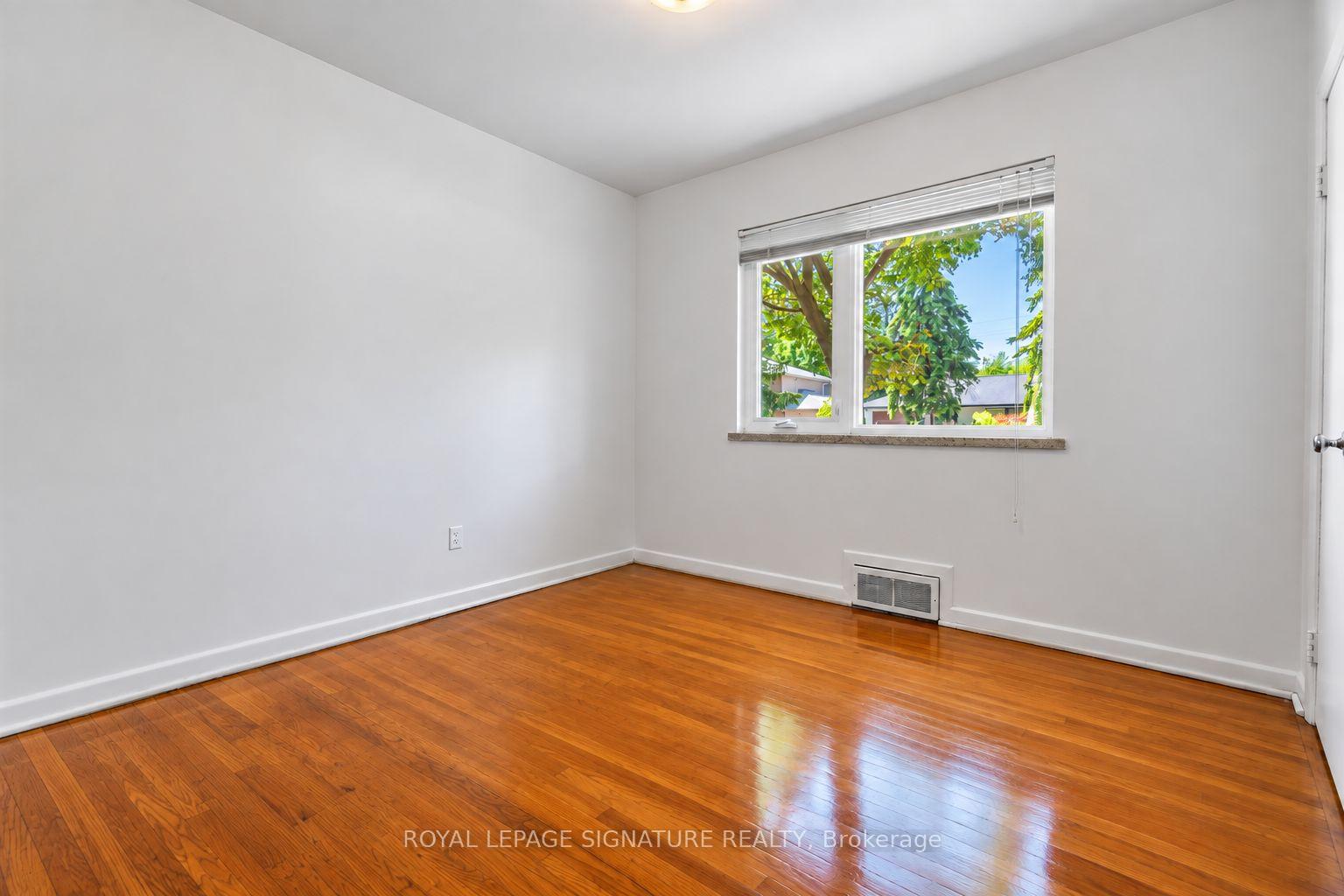 Photo 12 of 69 Greenland Road, North York, Banbury-Don Mills — HOMEH