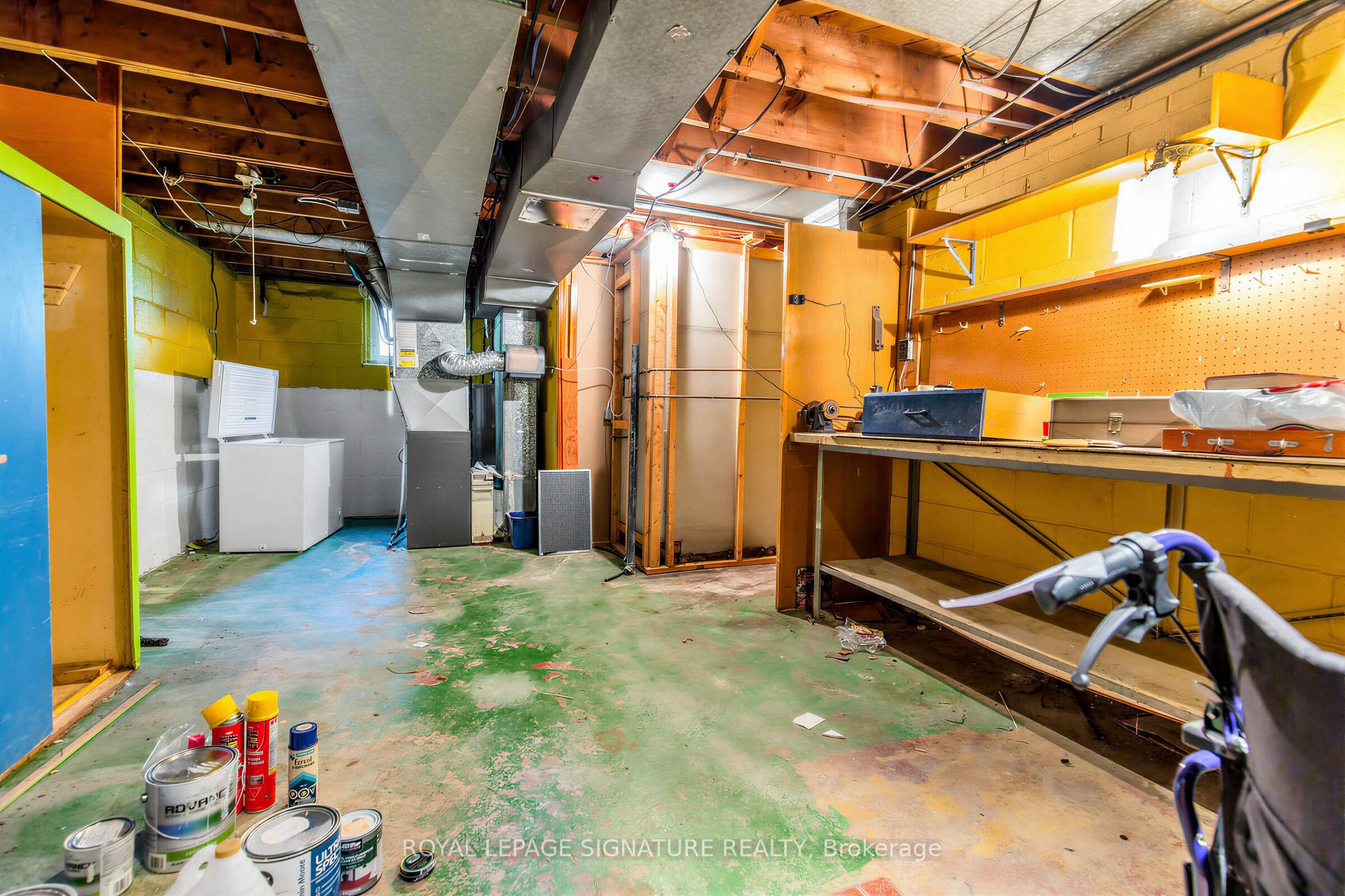 Photo 25 of 69 Greenland Road, North York, Banbury-Don Mills — HOMEH