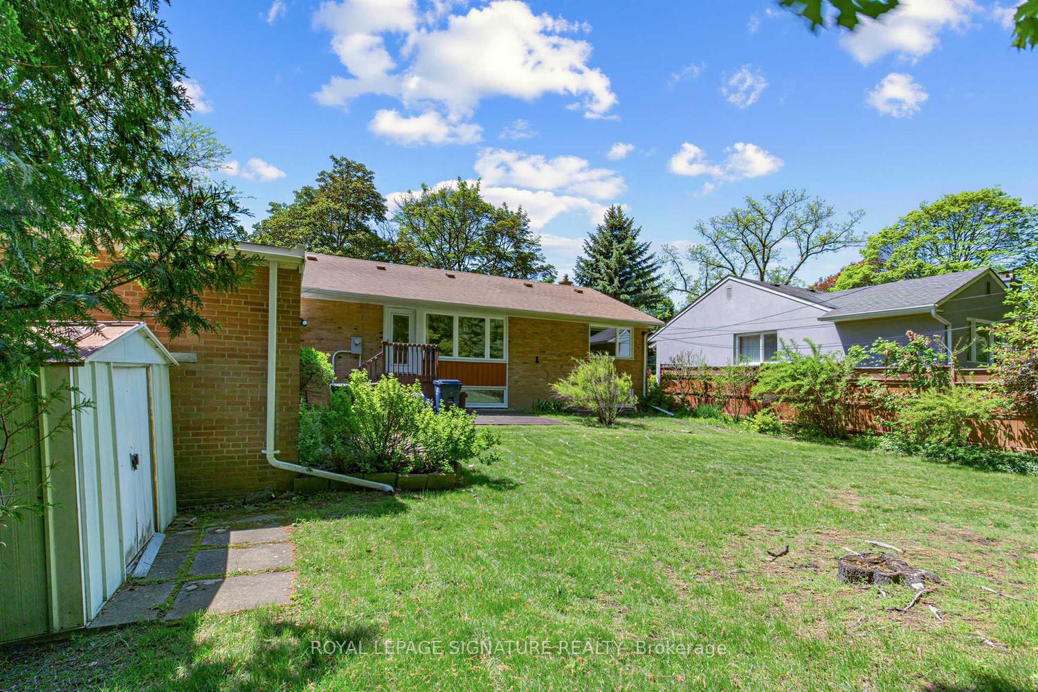 Photo 29 of 69 Greenland Road, North York, Banbury-Don Mills — HOMEH