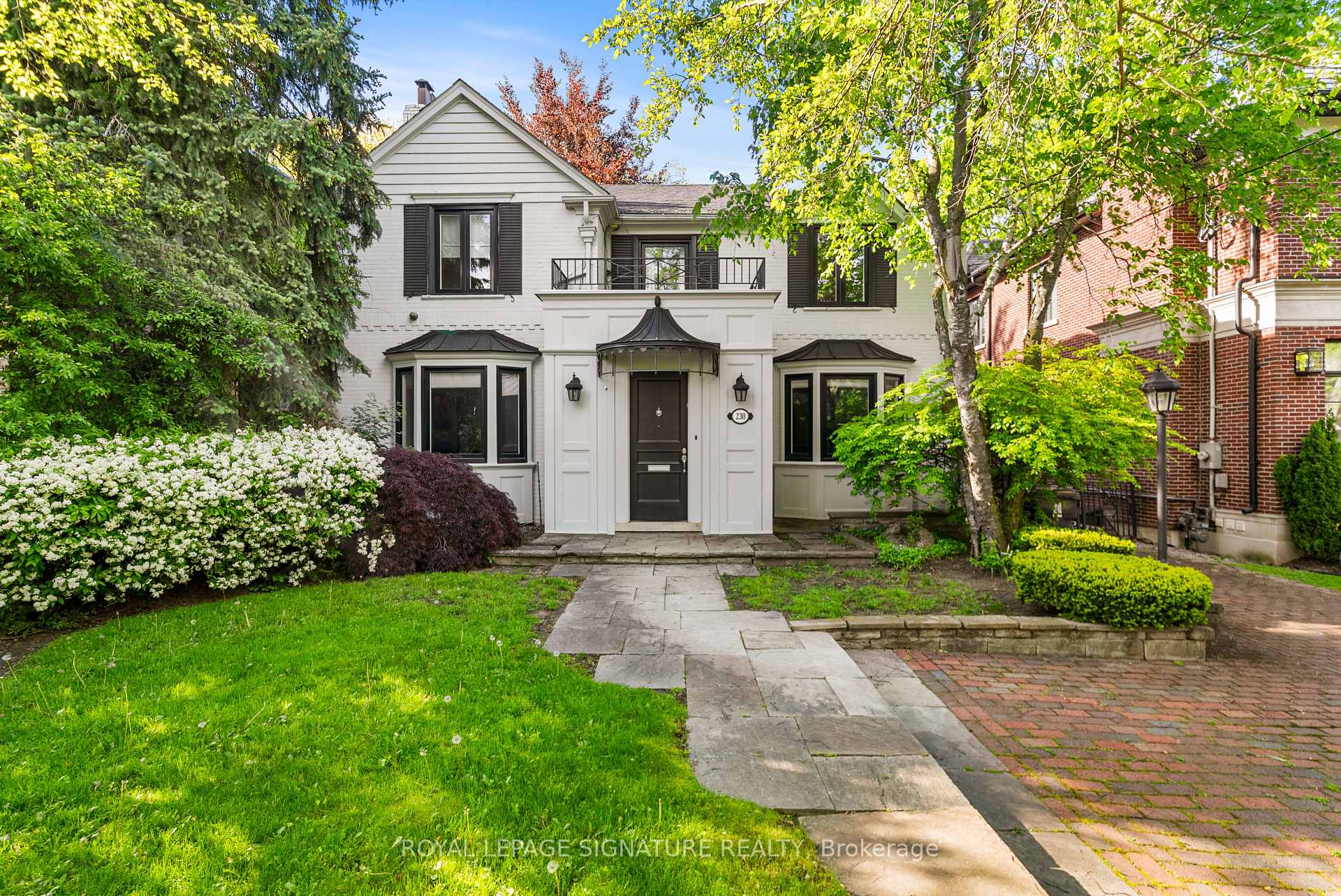 Photo 2 of 230 Strathallan Wood, Toronto, Bedford Park-Nortown — HOMEH