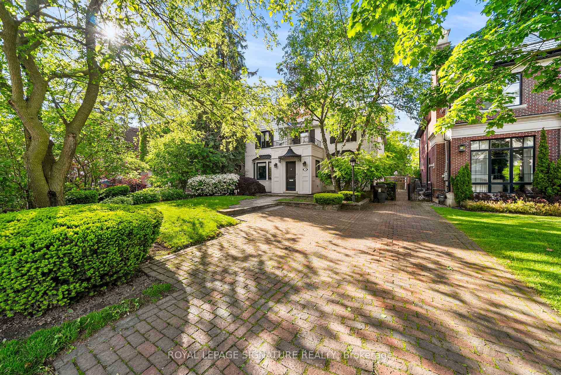Photo 4 of 230 Strathallan Wood, Toronto, Bedford Park-Nortown — HOMEH