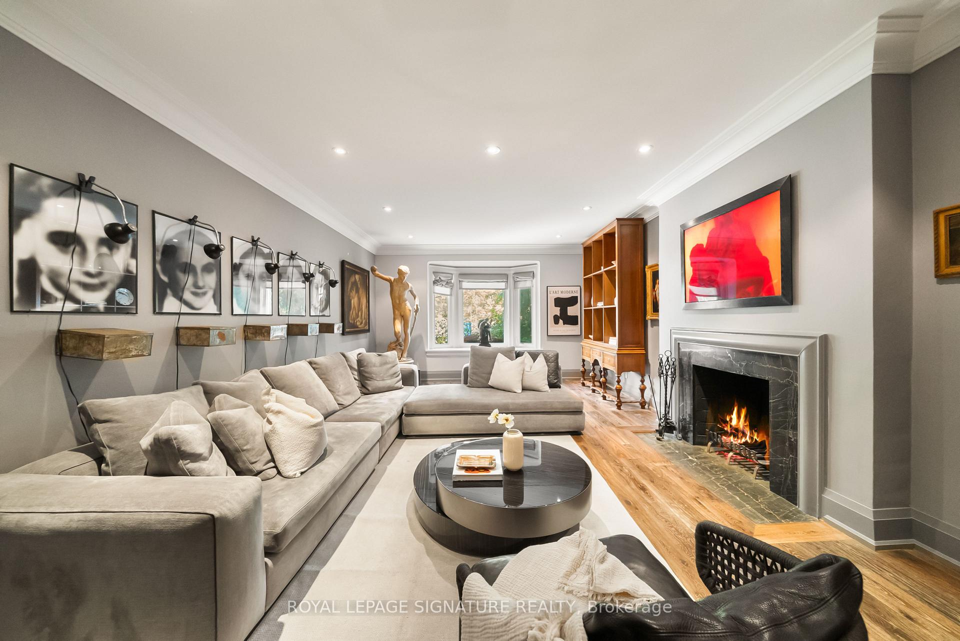 Photo 10 of 230 Strathallan Wood, Toronto, Bedford Park-Nortown — HOMEH
