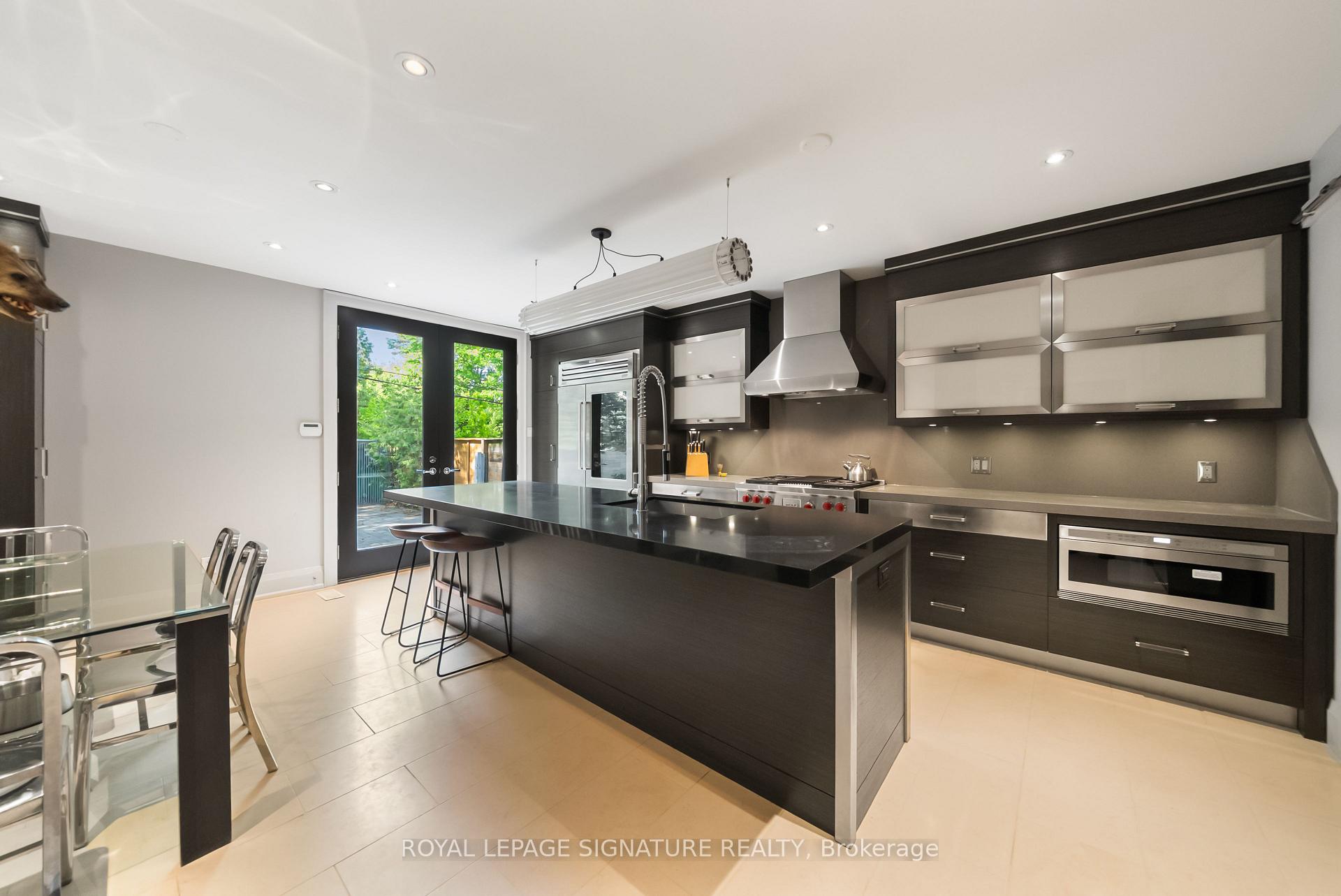 Photo 15 of 230 Strathallan Wood, Toronto, Bedford Park-Nortown — HOMEH