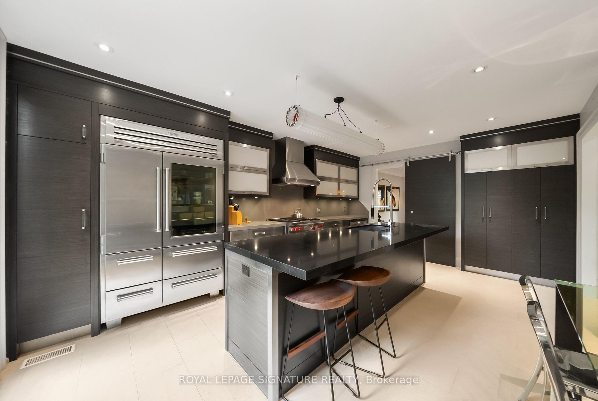 Photo 17 of 230 Strathallan Wood, Toronto, Bedford Park-Nortown — HOMEH
