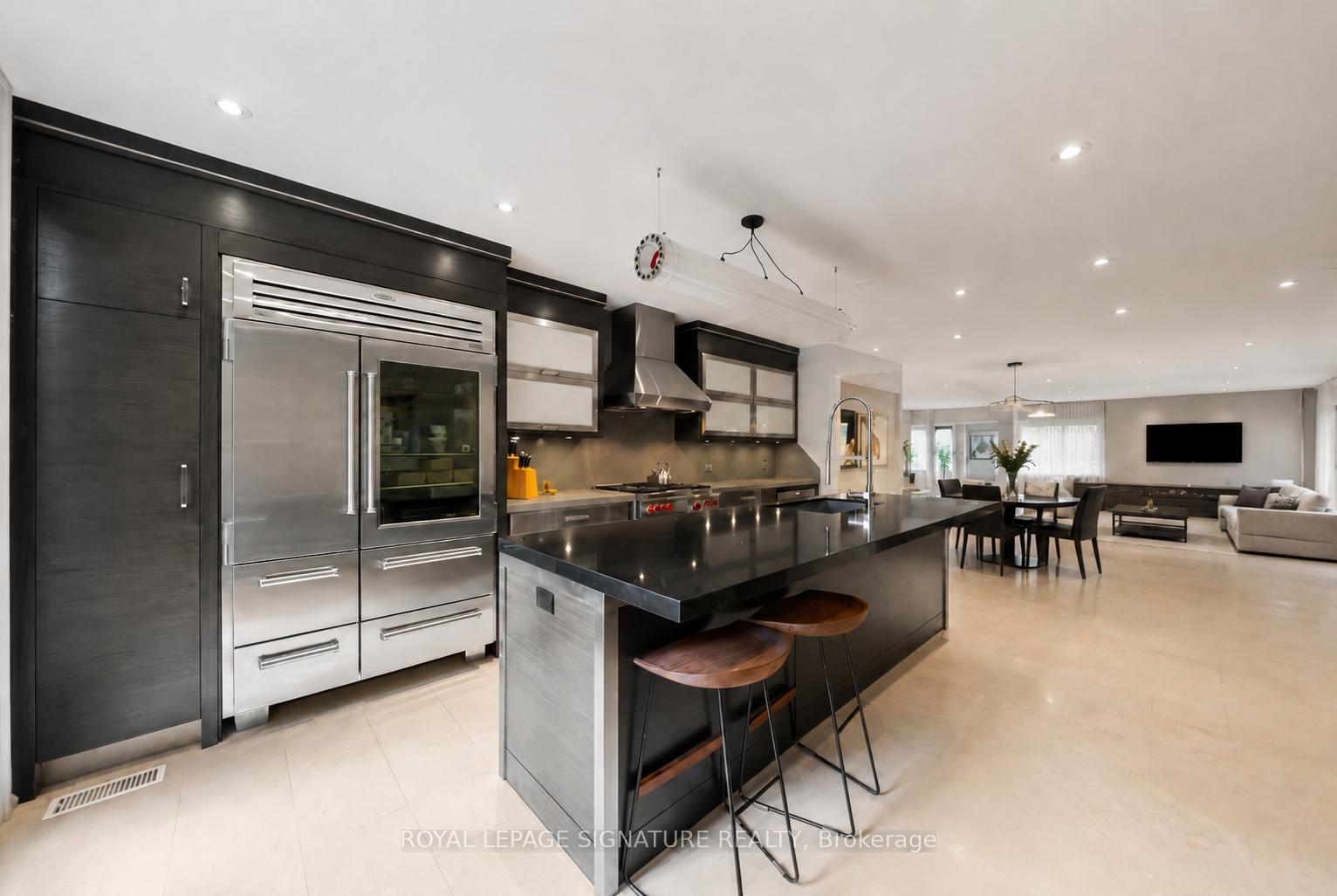 Photo 18 of 230 Strathallan Wood, Toronto, Bedford Park-Nortown — HOMEH