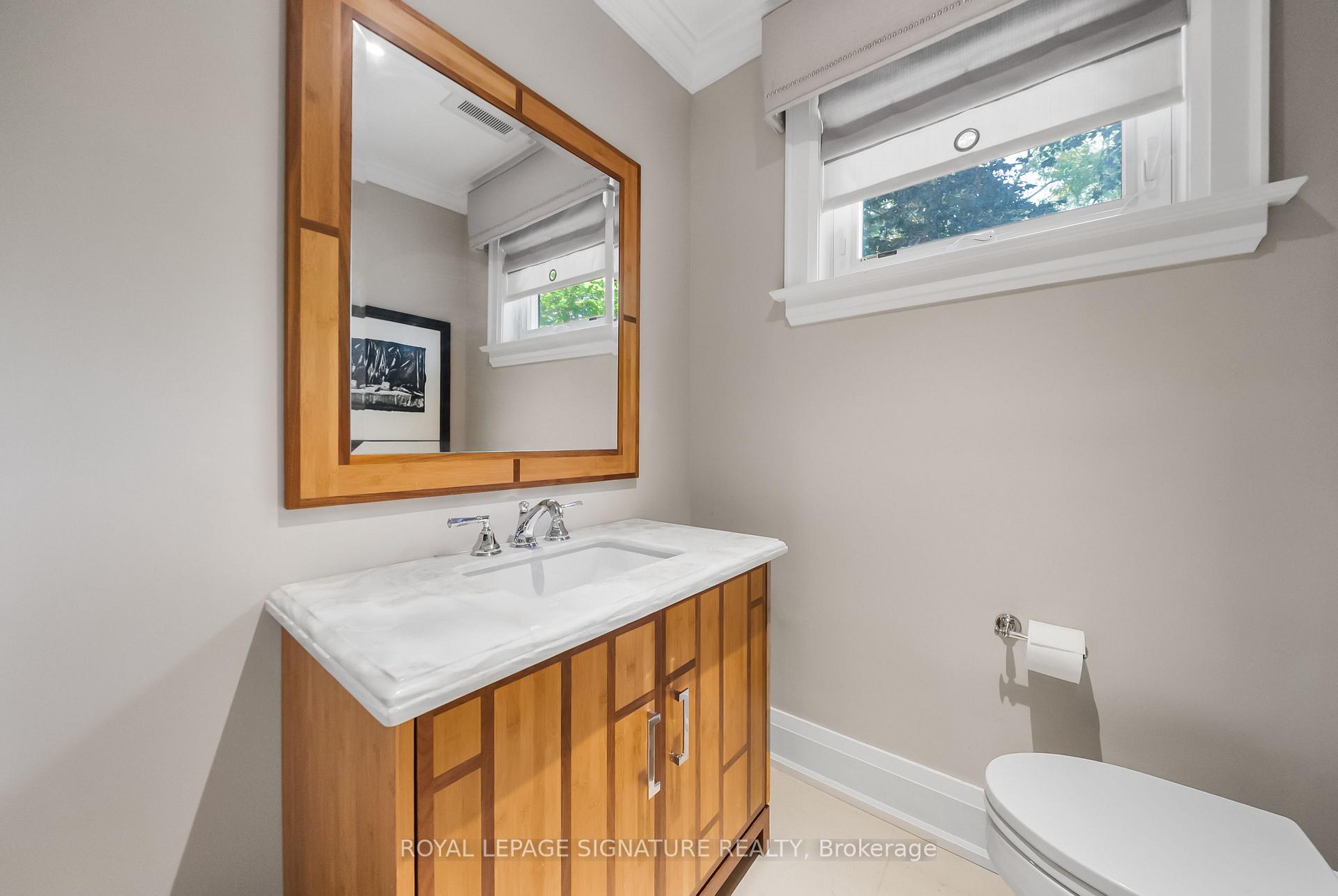 Photo 20 of 230 Strathallan Wood, Toronto, Bedford Park-Nortown — HOMEH