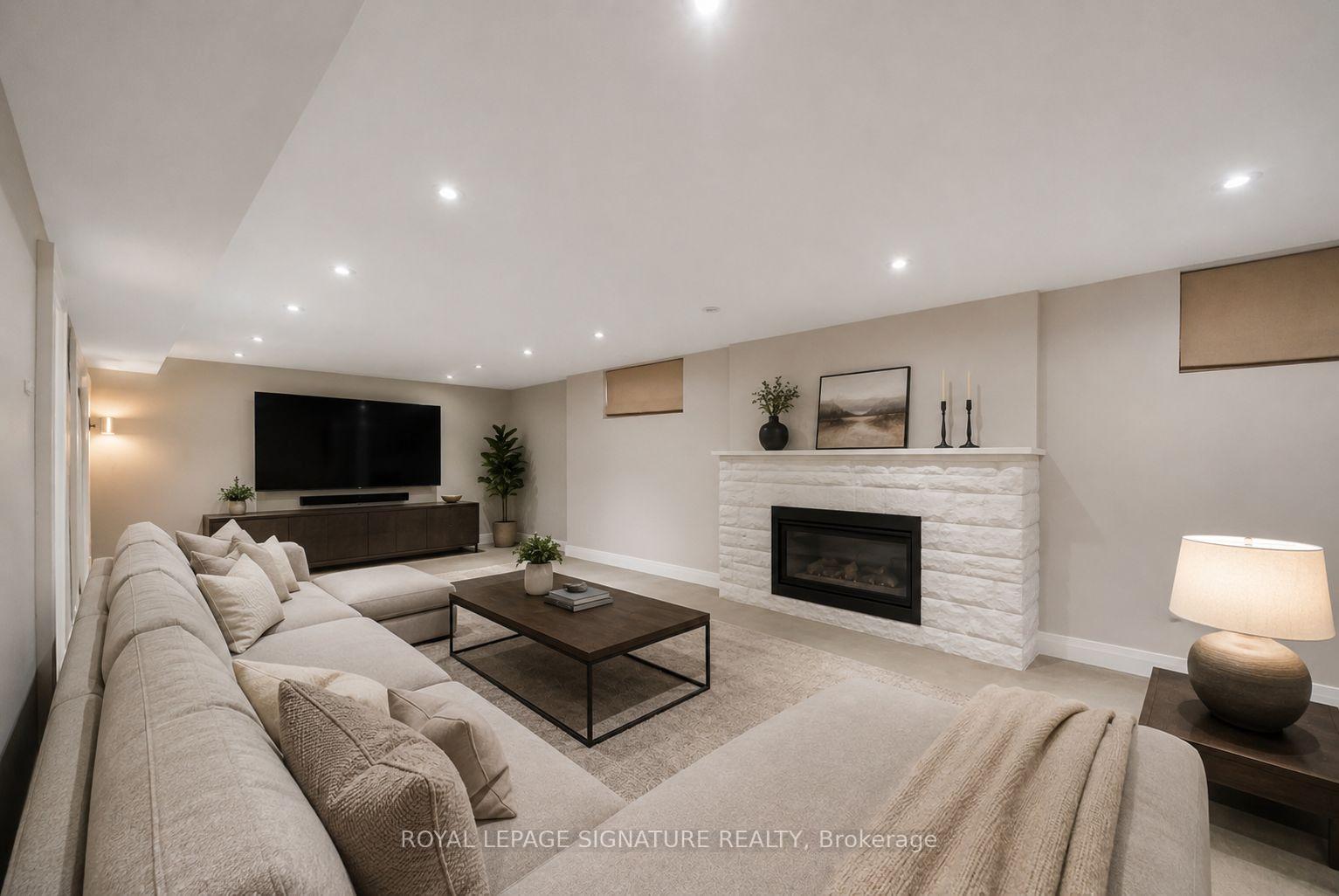 Photo 30 of 230 Strathallan Wood, Toronto, Bedford Park-Nortown — HOMEH