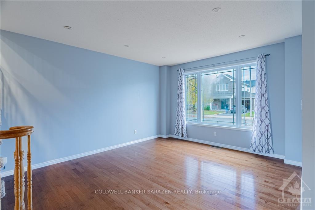 Photo 5 of 319 Chestermere Crescent, Ottawa, Barrhaven - Strandherd — HOMEH