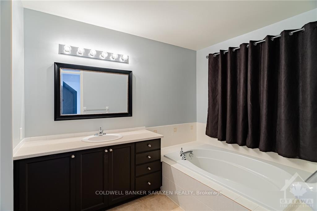 Photo 16 of 319 Chestermere Crescent, Ottawa, Barrhaven - Strandherd — HOMEH