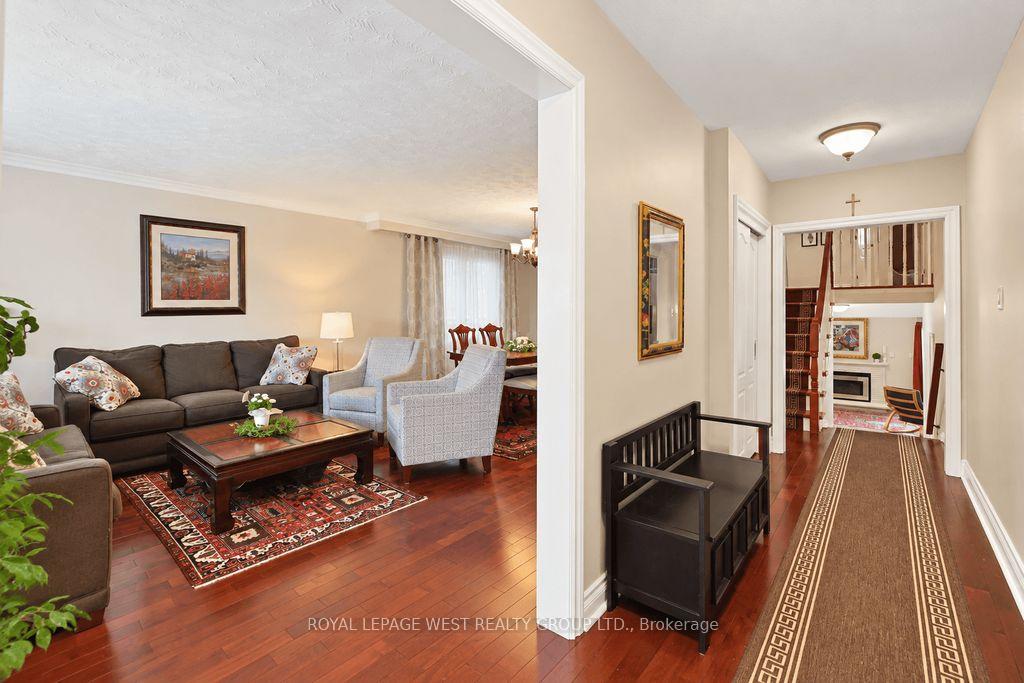 Photo 3 of 292 La Rose Avenue, Etobicoke, Willowridge-Martingrove-Richview — HOMEH