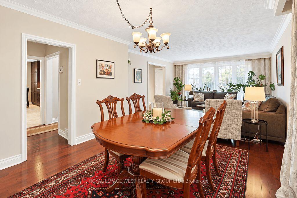 Photo 13 of 292 La Rose Avenue, Etobicoke, Willowridge-Martingrove-Richview — HOMEH