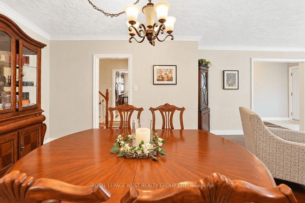 Photo 14 of 292 La Rose Avenue, Etobicoke, Willowridge-Martingrove-Richview — HOMEH