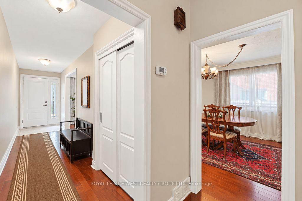 Photo 16 of 292 La Rose Avenue, Etobicoke, Willowridge-Martingrove-Richview — HOMEH