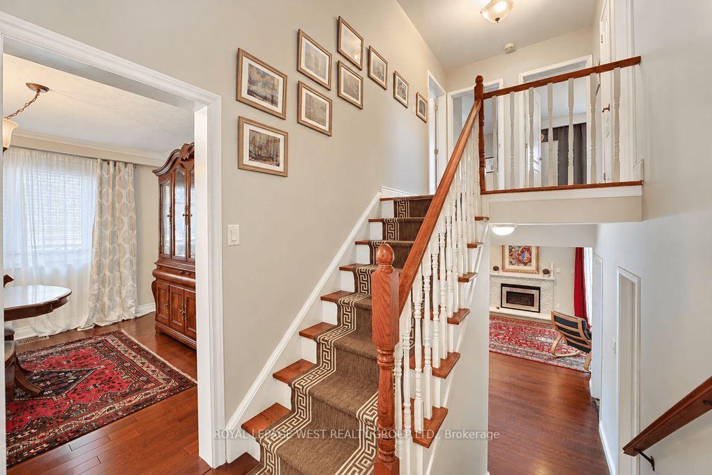 Photo 19 of 292 La Rose Avenue, Etobicoke, Willowridge-Martingrove-Richview — HOMEH