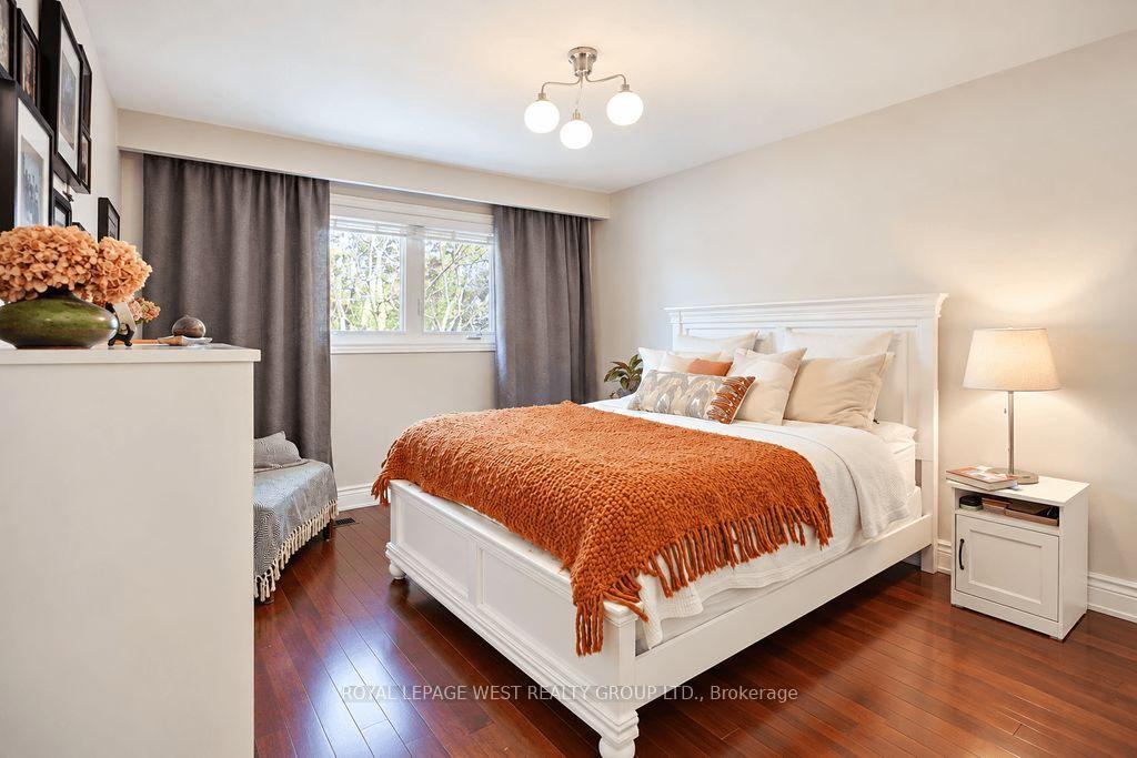 Photo 20 of 292 La Rose Avenue, Etobicoke, Willowridge-Martingrove-Richview — HOMEH
