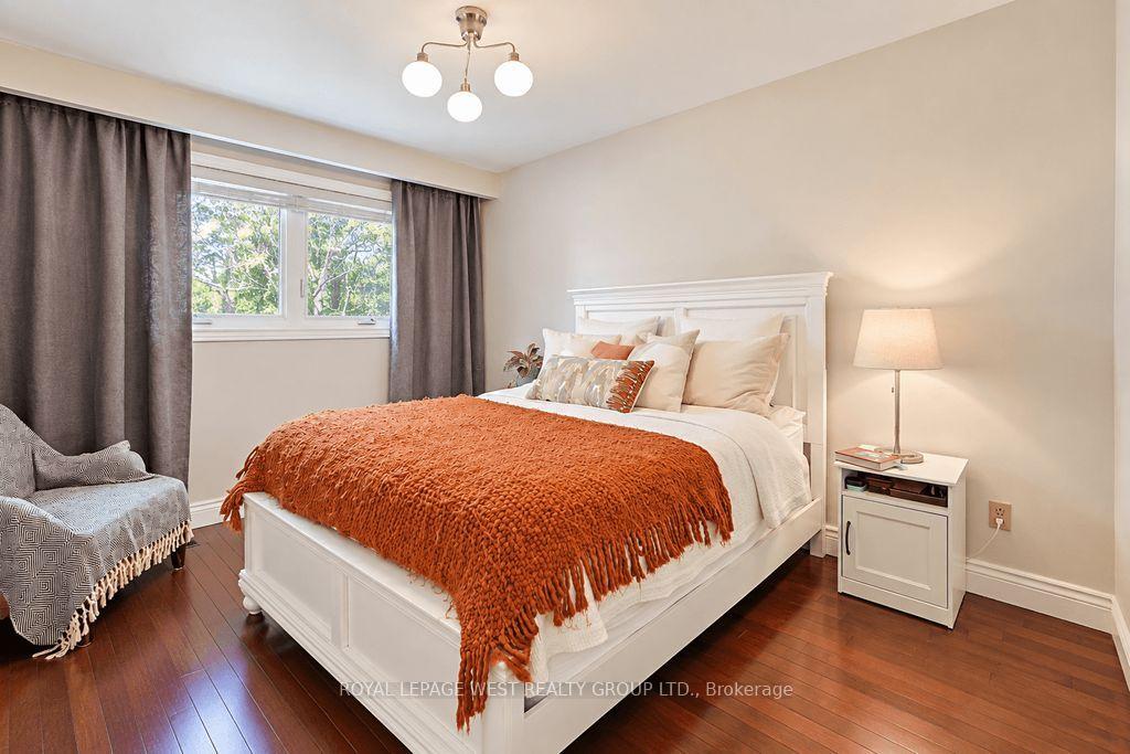 Photo 21 of 292 La Rose Avenue, Etobicoke, Willowridge-Martingrove-Richview — HOMEH