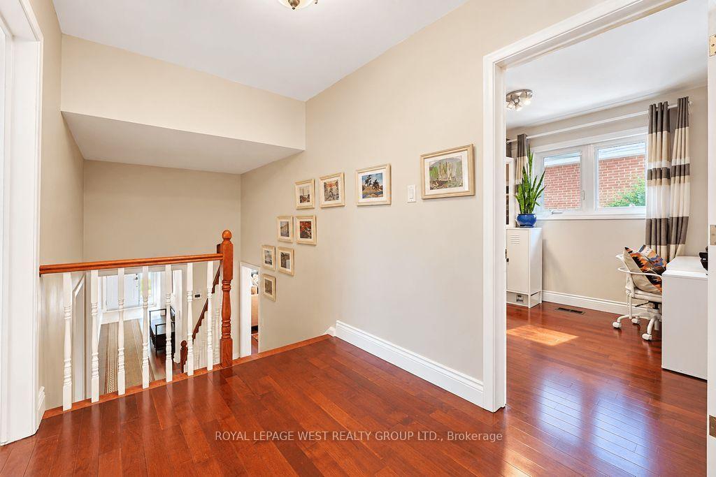 Photo 29 of 292 La Rose Avenue, Etobicoke, Willowridge-Martingrove-Richview — HOMEH