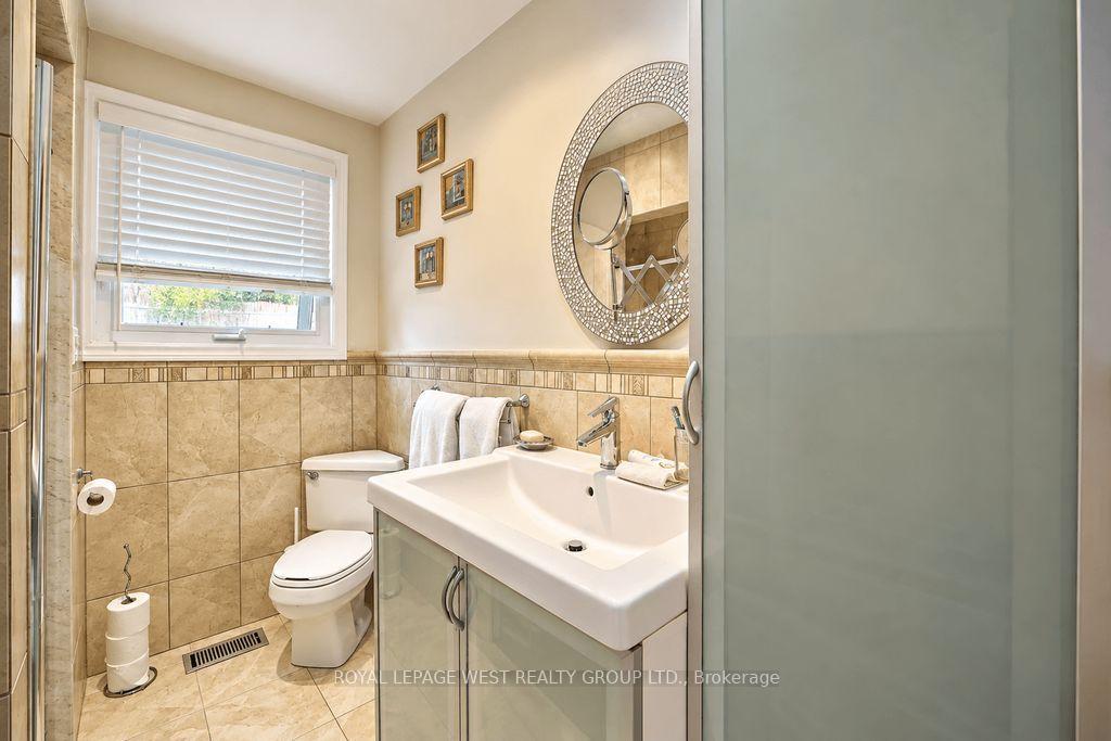 Photo 37 of 292 La Rose Avenue, Etobicoke, Willowridge-Martingrove-Richview — HOMEH