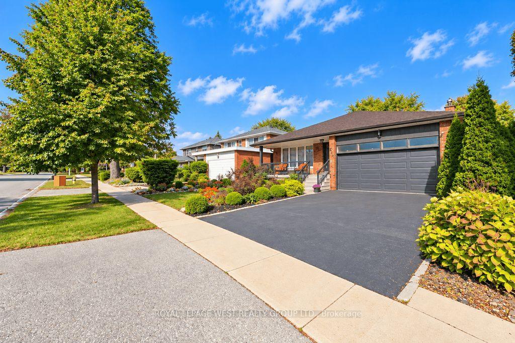 Photo 39 of 292 La Rose Avenue, Etobicoke, Willowridge-Martingrove-Richview — HOMEH