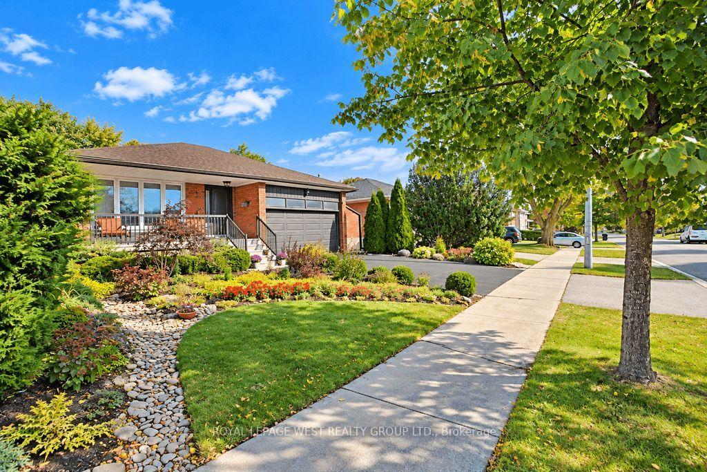 Photo 40 of 292 La Rose Avenue, Etobicoke, Willowridge-Martingrove-Richview — HOMEH