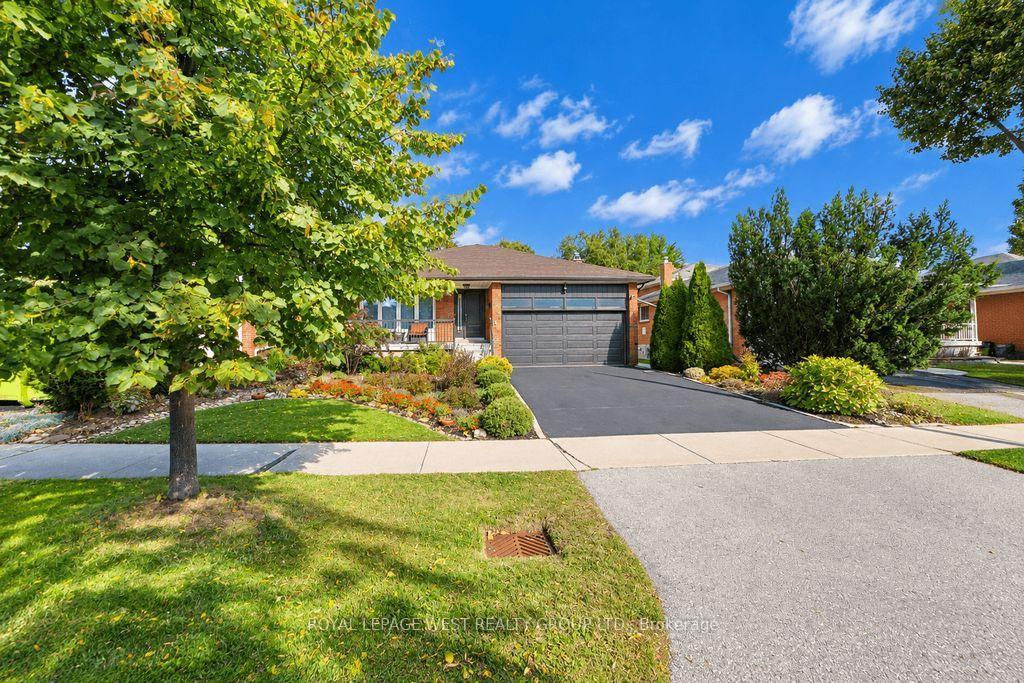 Photo 42 of 292 La Rose Avenue, Etobicoke, Willowridge-Martingrove-Richview — HOMEH
