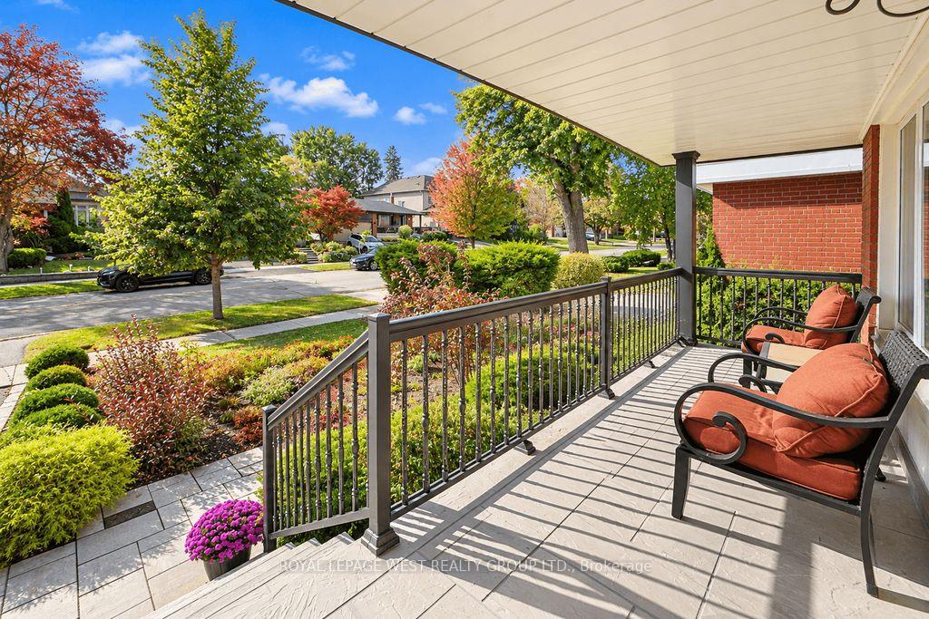 Photo 43 of 292 La Rose Avenue, Etobicoke, Willowridge-Martingrove-Richview — HOMEH