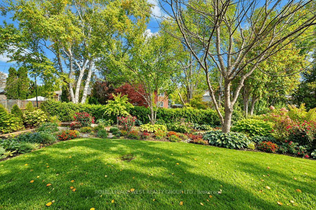 Photo 45 of 292 La Rose Avenue, Etobicoke, Willowridge-Martingrove-Richview — HOMEH