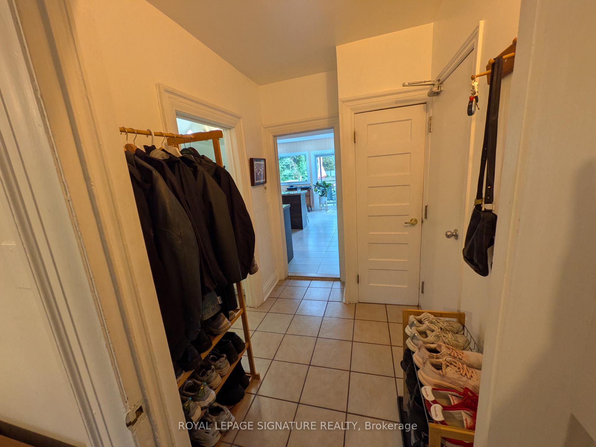 Photo 5 of Unit 2nd Floor Unit, 255 Indian Road, Toronto, High Park-Swansea — HOMEH