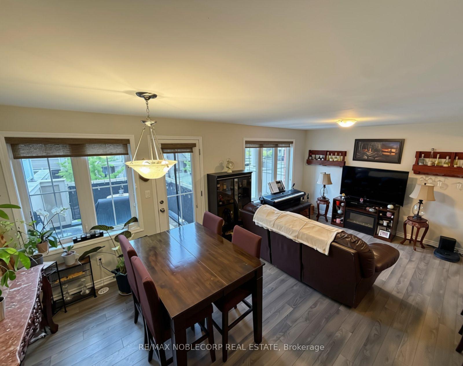 Photo 7 of 15 Minlow Way, Aurora, Rural Aurora — HOMEH