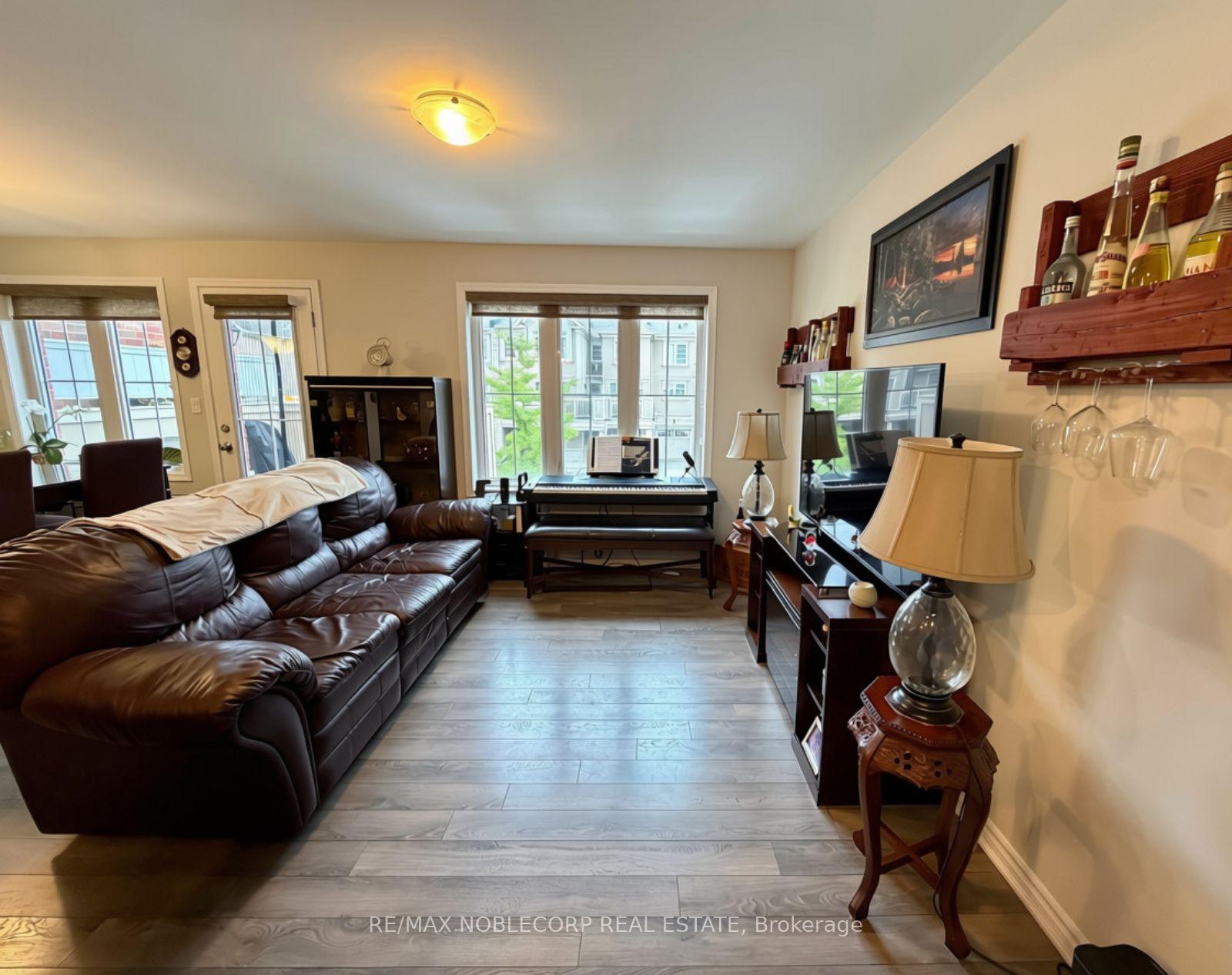 Photo 9 of 15 Minlow Way, Aurora, Rural Aurora — HOMEH
