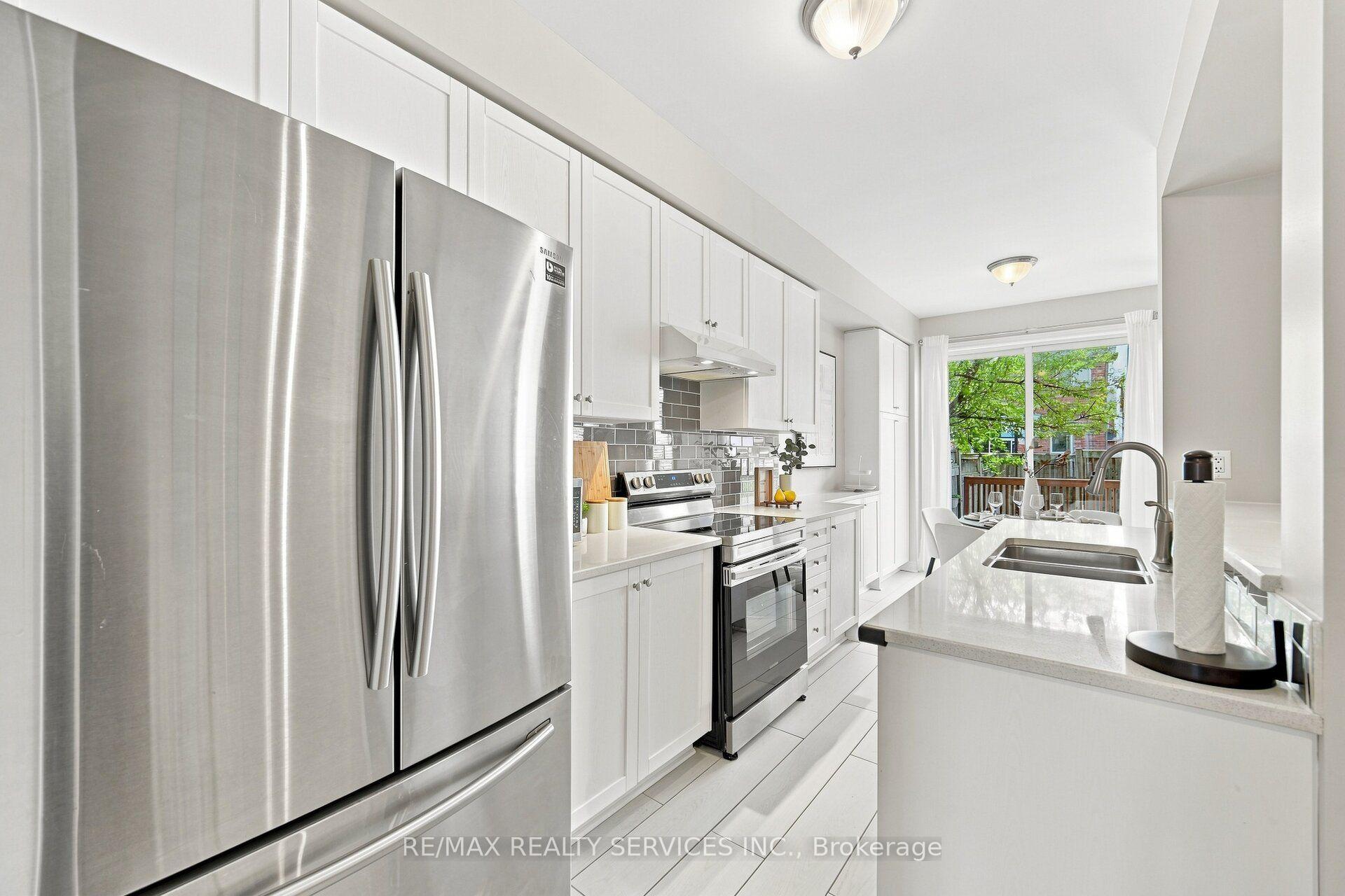 Photo 3 of 20 Cedarcrest Street, Caledon, Rural Caledon — HOMEH