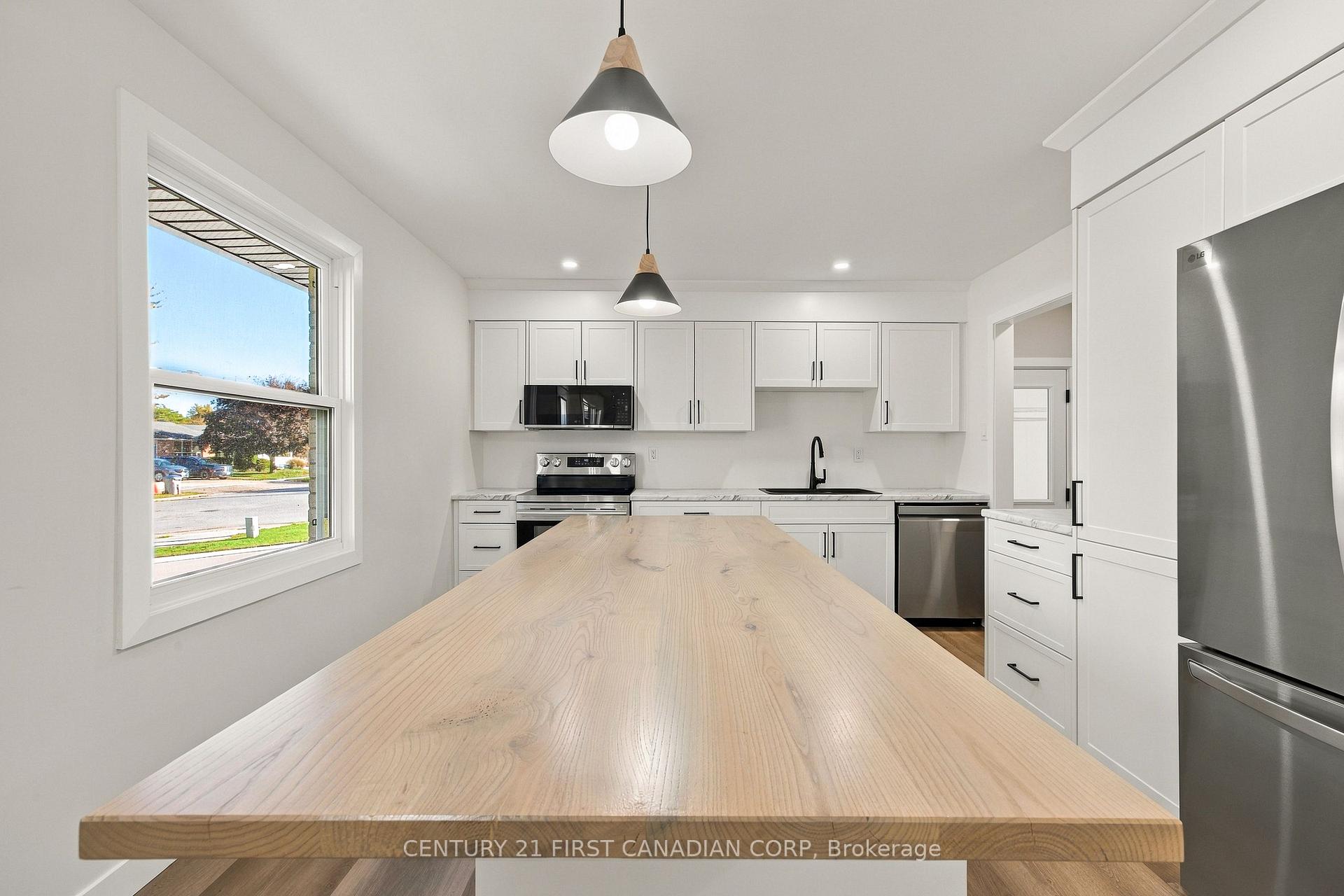 Photo 11 of 135 Nicoline Avenue, Lucan Biddulph, Lucan — HOMEH