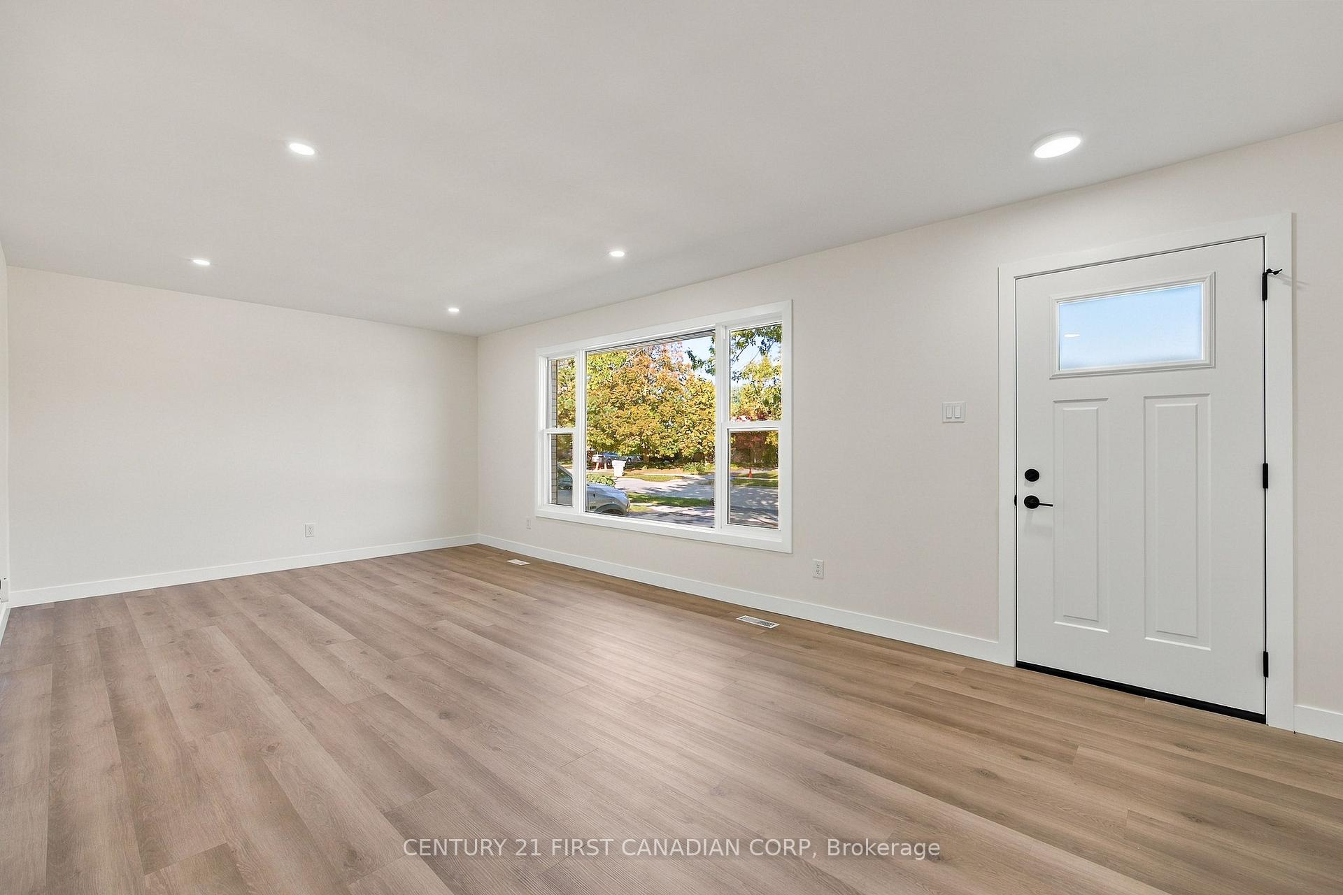 Photo 13 of 135 Nicoline Avenue, Lucan Biddulph, Lucan — HOMEH