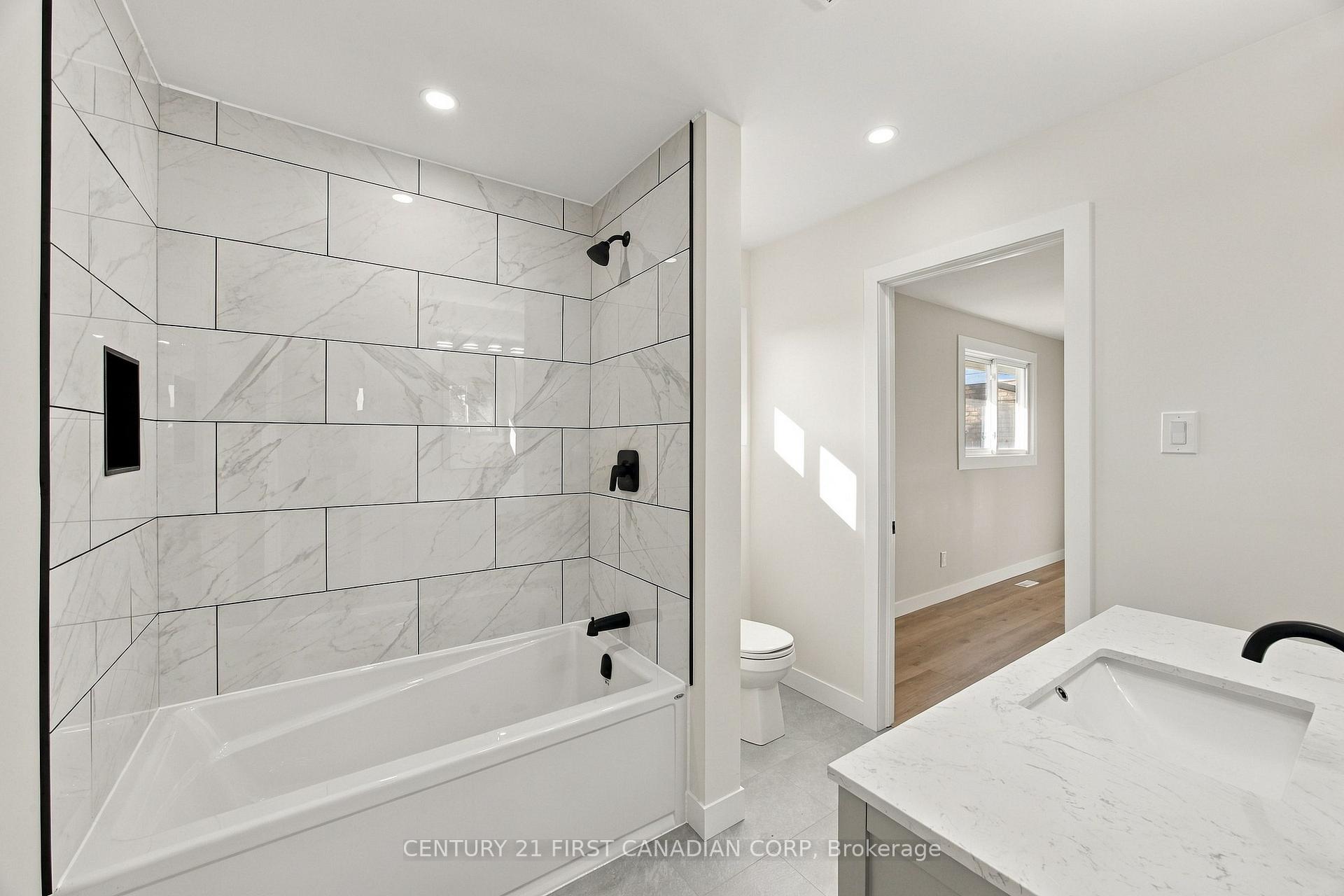 Photo 20 of 135 Nicoline Avenue, Lucan Biddulph, Lucan — HOMEH