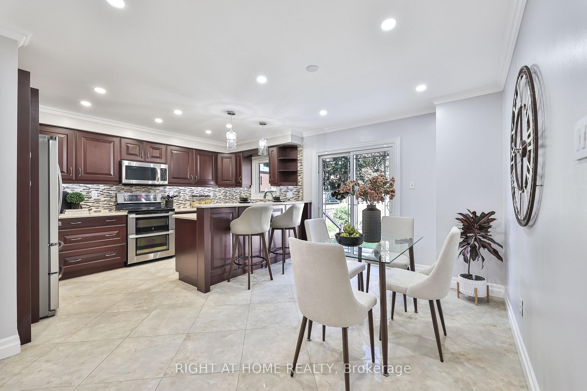 Photo 16 of 63 Keeble Crescent, Ajax, Central — HOMEH