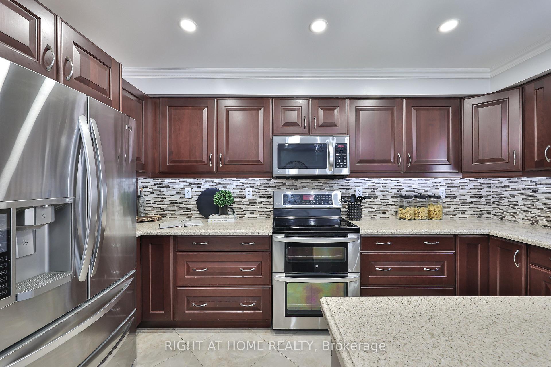 Photo 17 of 63 Keeble Crescent, Ajax, Central — HOMEH
