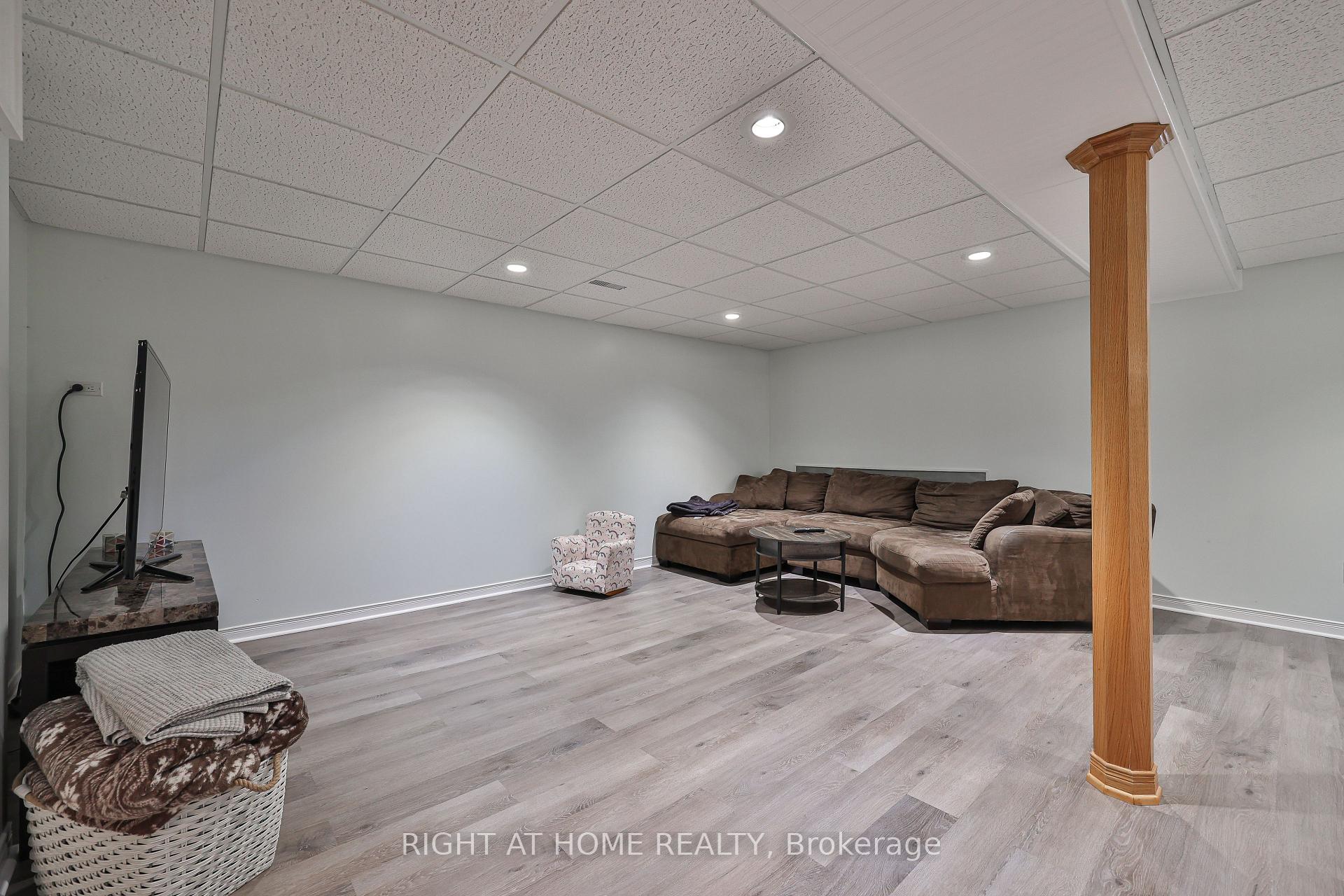 Photo 38 of 63 Keeble Crescent, Ajax, Central — HOMEH