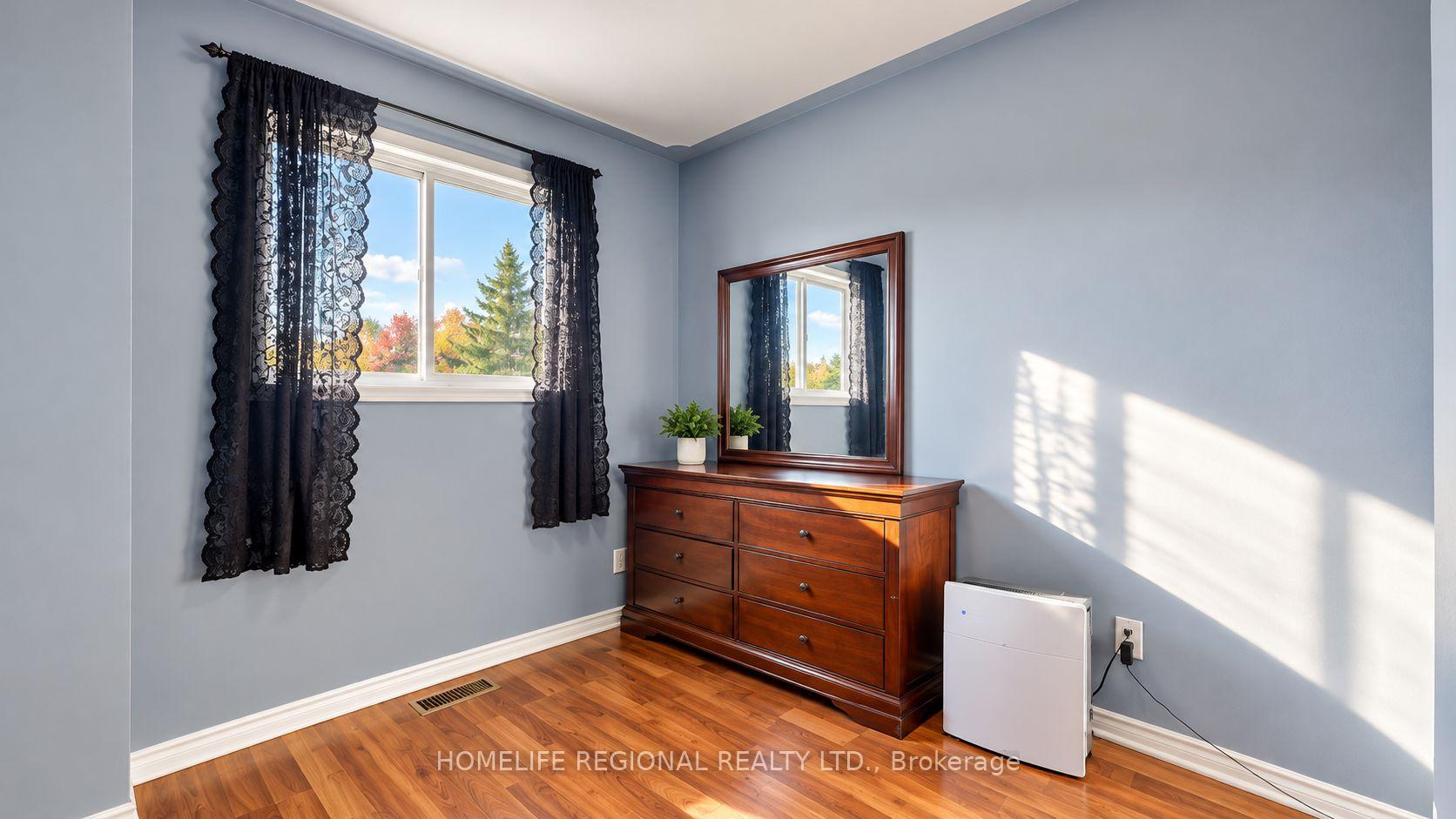Photo 12 of 15 Jennings Drive, Penetanguishene — HOMEH