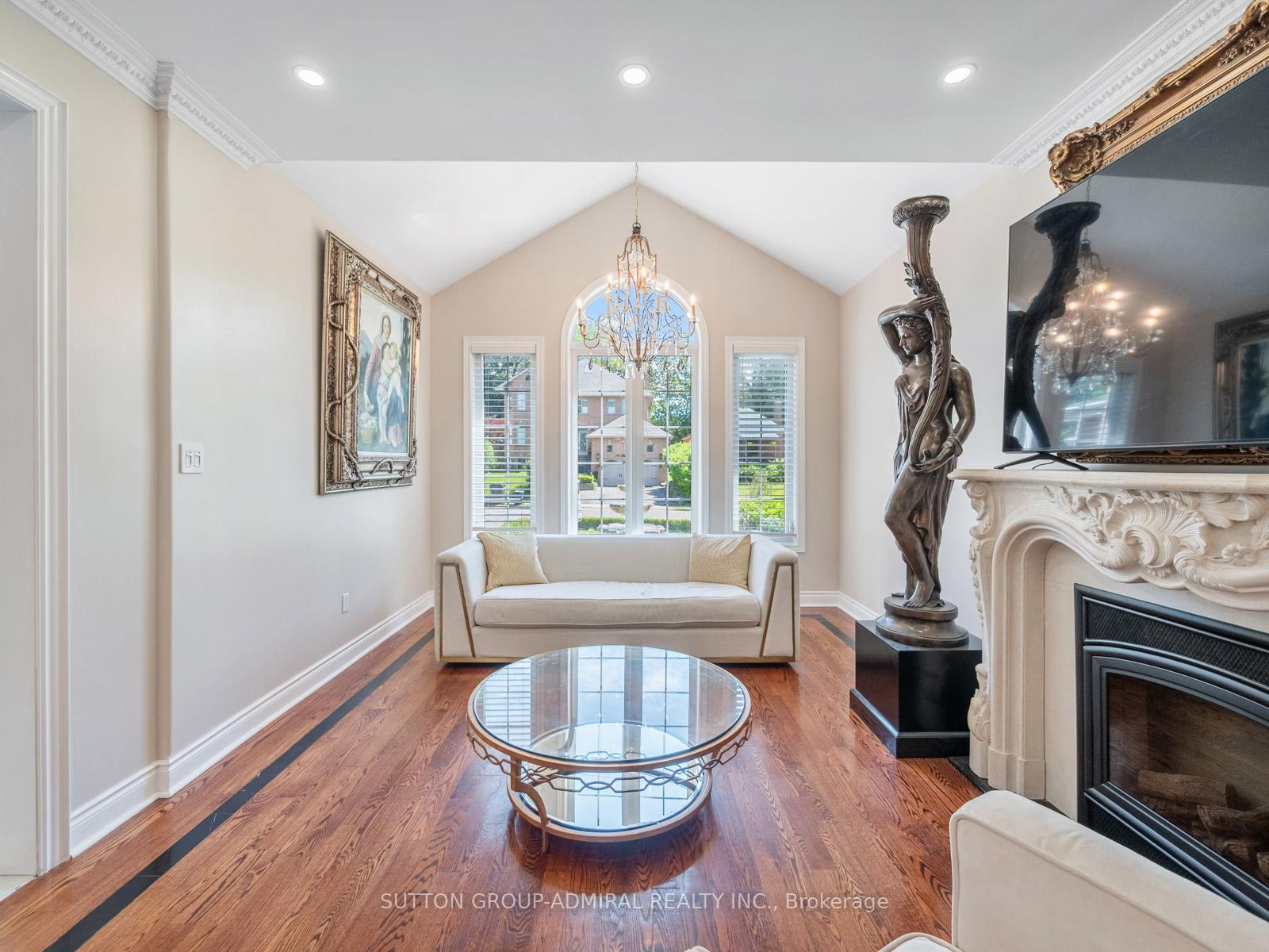 Photo 8 of 18 Thatcher Avenue, Scarborough, Cliffcrest — HOMEH