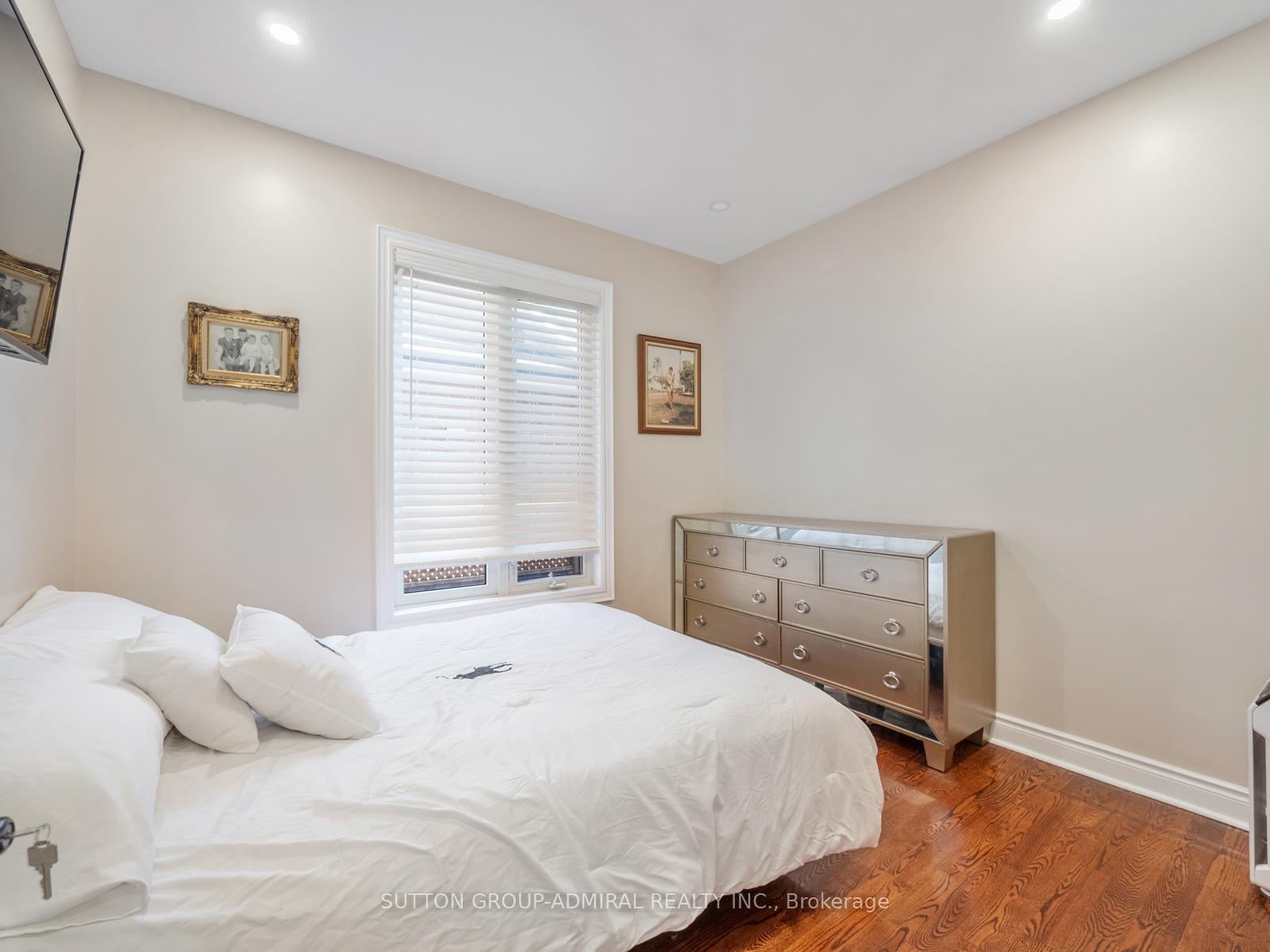 Photo 19 of 18 Thatcher Avenue, Scarborough, Cliffcrest — HOMEH